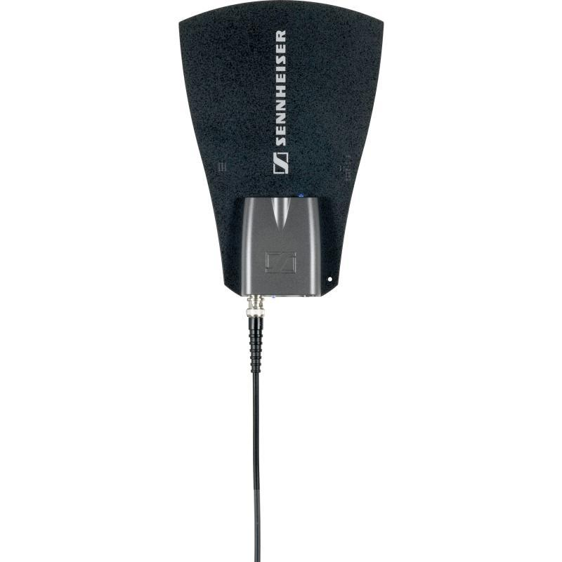 A 3700 Omnidirectional Antenna with Booster